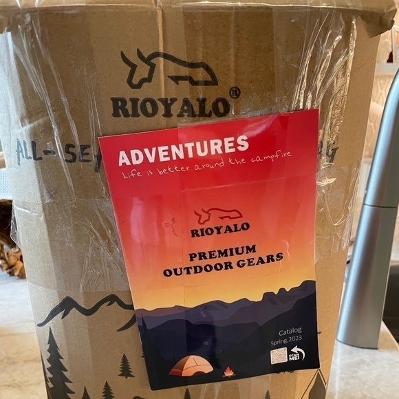 Rioyalo All-Season Sleeping Bag; Purple/Black; New/Open Box - Picture 1 of 3